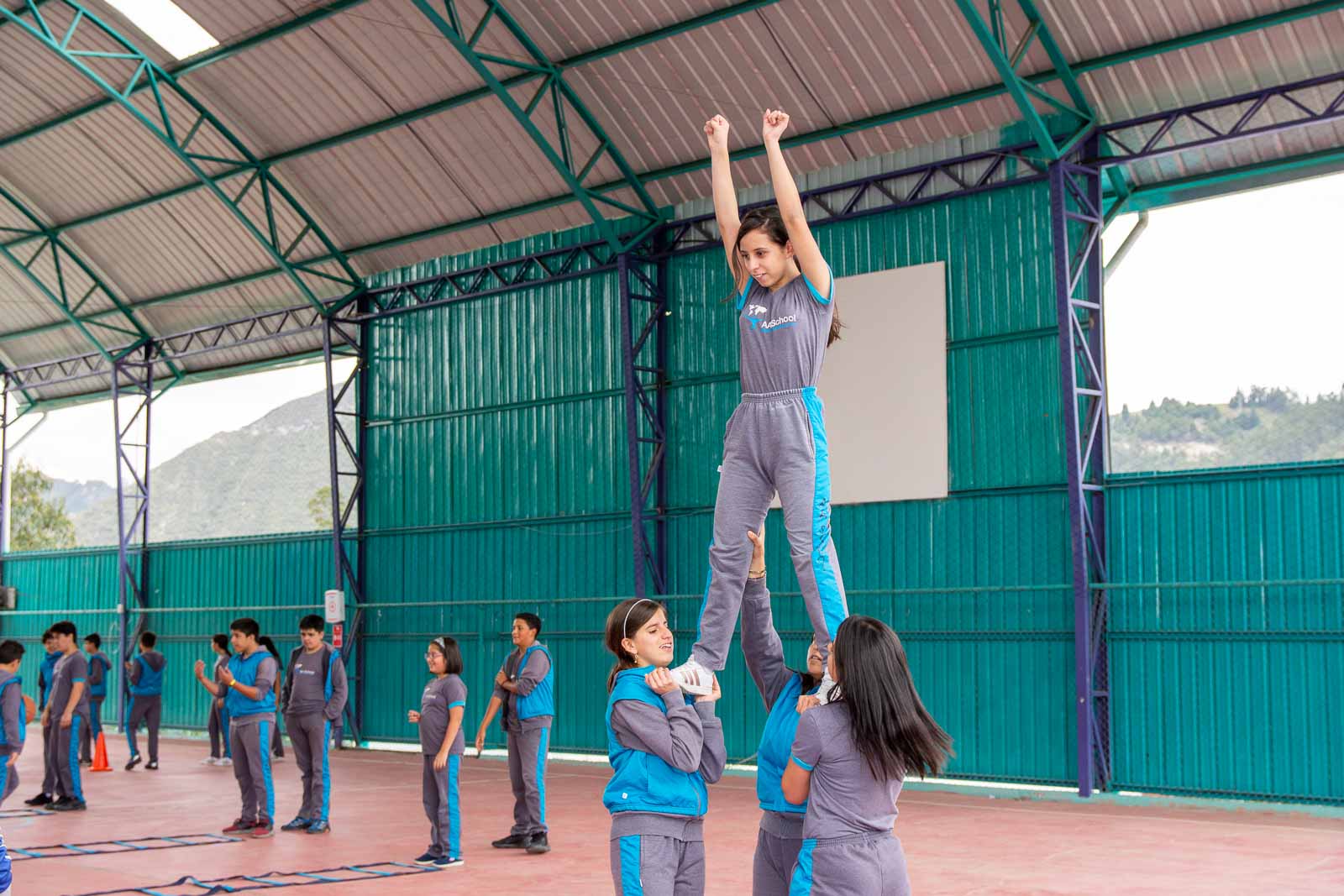 Servicios en Asian American School